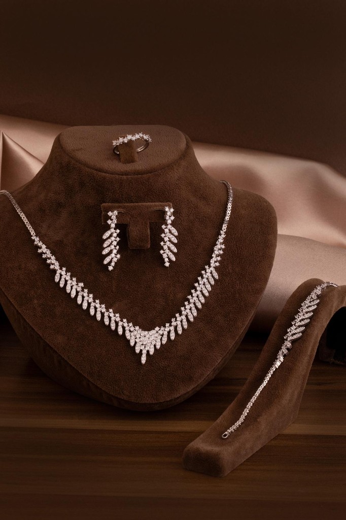 Diamond Look Jewelry Set